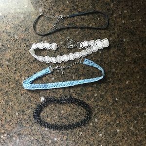 4 chokers